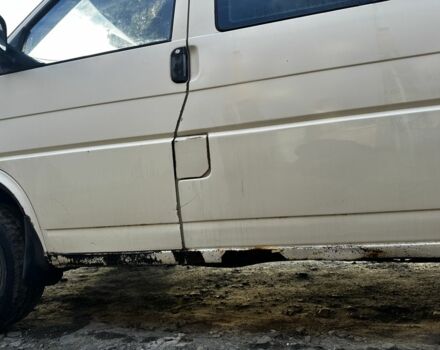 Белый Фольксваген Transporter, объемом двигателя 1.9 л и пробегом 260 тыс. км за 2599 $, фото 2 на Automoto.ua