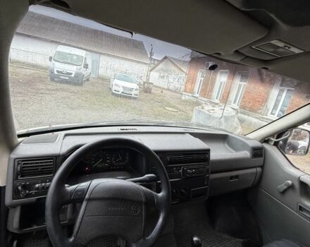 Белый Фольксваген Transporter, объемом двигателя 1.9 л и пробегом 300 тыс. км за 2450 $, фото 5 на Automoto.ua