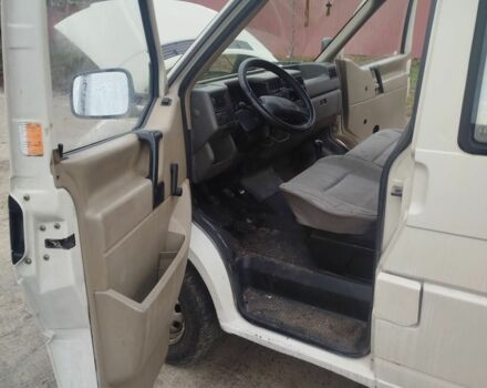 Білий Фольксваген Transporter, об'ємом двигуна 2.4 л та пробігом 240 тис. км за 3150 $, фото 6 на Automoto.ua