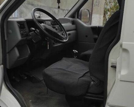 Белый Фольксваген Transporter, объемом двигателя 1.9 л и пробегом 430 тыс. км за 4400 $, фото 5 на Automoto.ua