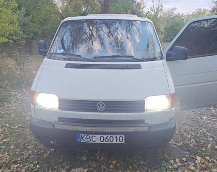 Белый Фольксваген Transporter, объемом двигателя 2.5 л и пробегом 340 тыс. км за 3500 $, фото 1 на Automoto.ua