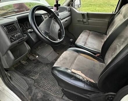 Білий Фольксваген Transporter, об'ємом двигуна 1.9 л та пробігом 380 тис. км за 4500 $, фото 9 на Automoto.ua