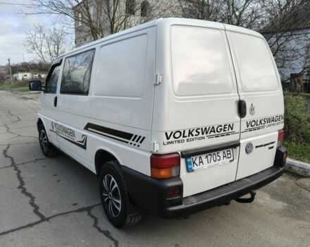 Белый Фольксваген Transporter, объемом двигателя 2.5 л и пробегом 300 тыс. км за 4350 $, фото 1 на Automoto.ua