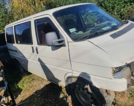 Белый Фольксваген Transporter, объемом двигателя 2 л и пробегом 300 тыс. км за 2000 $, фото 1 на Automoto.ua