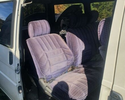 Белый Фольксваген Transporter, объемом двигателя 2 л и пробегом 300 тыс. км за 2000 $, фото 2 на Automoto.ua