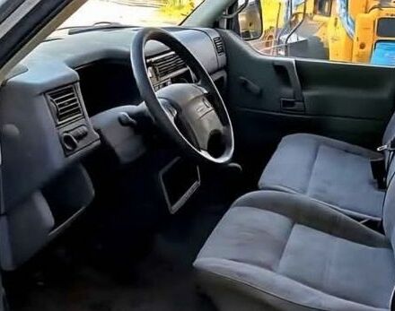 Белый Фольксваген Transporter, объемом двигателя 0 л и пробегом 330 тыс. км за 4000 $, фото 1 на Automoto.ua