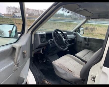 Белый Фольксваген Transporter, объемом двигателя 2.5 л и пробегом 300 тыс. км за 2150 $, фото 5 на Automoto.ua