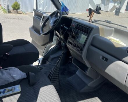 Білий Фольксваген Transporter, об'ємом двигуна 2.5 л та пробігом 422 тис. км за 6672 $, фото 6 на Automoto.ua