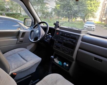 Белый Фольксваген Transporter, объемом двигателя 2.5 л и пробегом 350 тыс. км за 3600 $, фото 2 на Automoto.ua