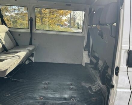 Білий Фольксваген Transporter, об'ємом двигуна 0 л та пробігом 200 тис. км за 3572 $, фото 4 на Automoto.ua
