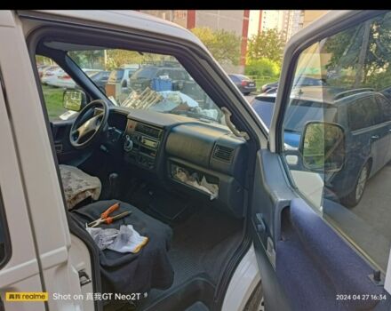 Білий Фольксваген Transporter, об'ємом двигуна 2.5 л та пробігом 280 тис. км за 3500 $, фото 1 на Automoto.ua