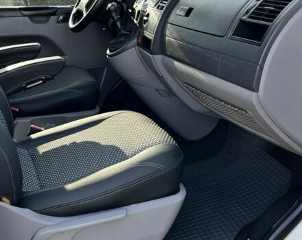 Білий Фольксваген Transporter, об'ємом двигуна 1.9 л та пробігом 180 тис. км за 12500 $, фото 5 на Automoto.ua