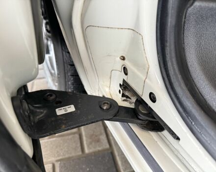 Білий Фольксваген Transporter, об'ємом двигуна 1.9 л та пробігом 189 тис. км за 10000 $, фото 13 на Automoto.ua