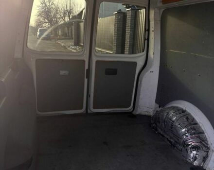 Белый Фольксваген Transporter, объемом двигателя 2 л и пробегом 370 тыс. км за 11000 $, фото 2 на Automoto.ua