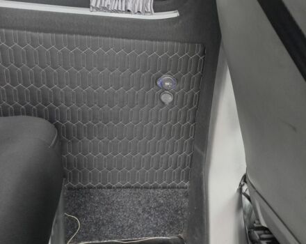 Белый Фольксваген Transporter, объемом двигателя 2 л и пробегом 496 тыс. км за 14500 $, фото 6 на Automoto.ua