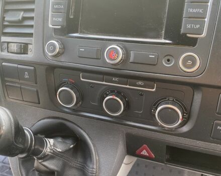 Белый Фольксваген Transporter, объемом двигателя 2 л и пробегом 400 тыс. км за 12000 $, фото 12 на Automoto.ua