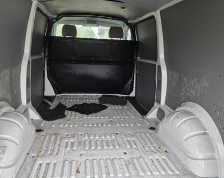 Білий Фольксваген Transporter, об'ємом двигуна 2 л та пробігом 290 тис. км за 6750 $, фото 4 на Automoto.ua