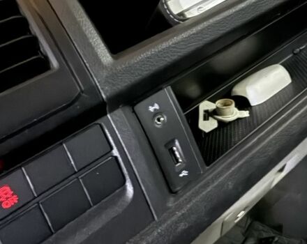 Белый Фольксваген Transporter, объемом двигателя 2 л и пробегом 80 тыс. км за 22000 $, фото 4 на Automoto.ua