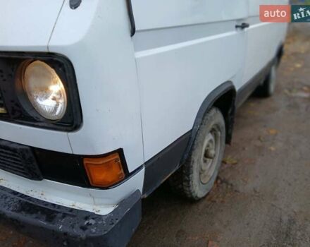 Белый Фольксваген Transporter, объемом двигателя 1.57 л и пробегом 300 тыс. км за 1900 $, фото 1 на Automoto.ua