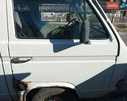 Белый Фольксваген Transporter, объемом двигателя 1.6 л и пробегом 300 тыс. км за 2000 $, фото 2 на Automoto.ua