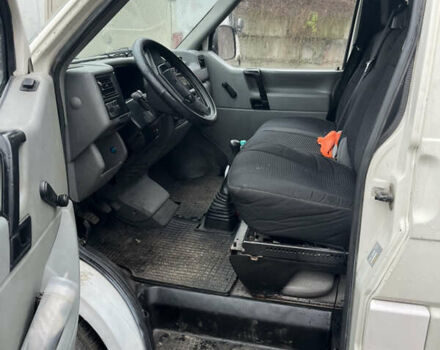 Белый Фольксваген Transporter, объемом двигателя 1.9 л и пробегом 380 тыс. км за 4000 $, фото 5 на Automoto.ua