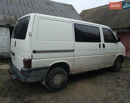 Белый Фольксваген Transporter, объемом двигателя 2.4 л и пробегом 361 тыс. км за 3500 $, фото 2 на Automoto.ua
