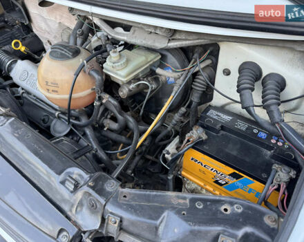 Білий Фольксваген Transporter, об'ємом двигуна 2.4 л та пробігом 400 тис. км за 5200 $, фото 16 на Automoto.ua