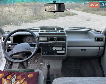 Білий Фольксваген Transporter, об'ємом двигуна 2.4 л та пробігом 400 тис. км за 5200 $, фото 19 на Automoto.ua