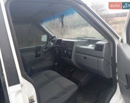 Белый Фольксваген Transporter, объемом двигателя 2.4 л и пробегом 500 тыс. км за 3600 $, фото 6 на Automoto.ua