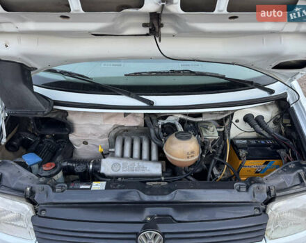 Білий Фольксваген Transporter, об'ємом двигуна 2.4 л та пробігом 400 тис. км за 5200 $, фото 15 на Automoto.ua