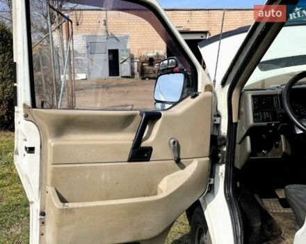 Білий Фольксваген Transporter, об'ємом двигуна 2.4 л та пробігом 777 тис. км за 5300 $, фото 7 на Automoto.ua