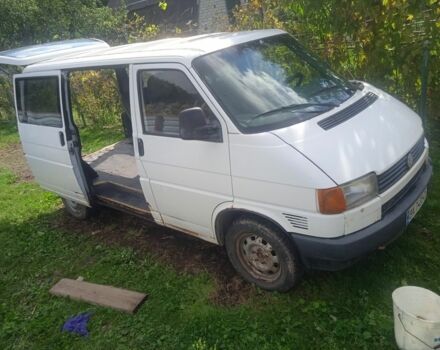 Білий Фольксваген Transporter, об'ємом двигуна 2.4 л та пробігом 500 тис. км за 2900 $, фото 1 на Automoto.ua