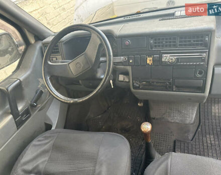 Білий Фольксваген Transporter, об'ємом двигуна 1.9 л та пробігом 500 тис. км за 2650 $, фото 12 на Automoto.ua