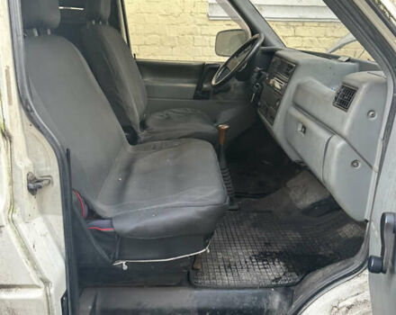 Білий Фольксваген Transporter, об'ємом двигуна 1.9 л та пробігом 500 тис. км за 2650 $, фото 2 на Automoto.ua