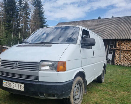 Белый Фольксваген Transporter, объемом двигателя 2.4 л и пробегом 224 тыс. км за 3500 $, фото 2 на Automoto.ua