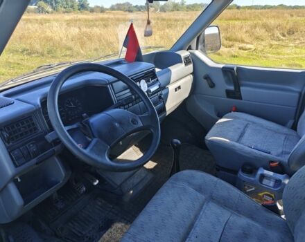 Белый Фольксваген Transporter, объемом двигателя 2.4 л и пробегом 699 тыс. км за 3650 $, фото 11 на Automoto.ua