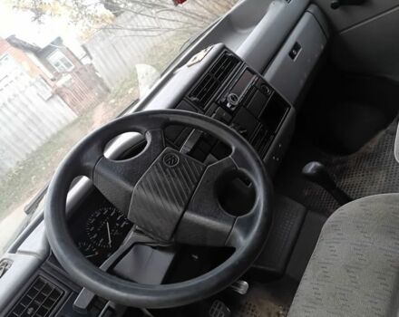 Белый Фольксваген Transporter, объемом двигателя 2.4 л и пробегом 413 тыс. км за 2800 $, фото 2 на Automoto.ua