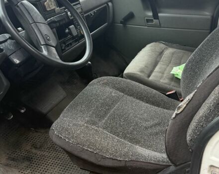 Білий Фольксваген Transporter, об'ємом двигуна 2.4 л та пробігом 270 тис. км за 2700 $, фото 6 на Automoto.ua