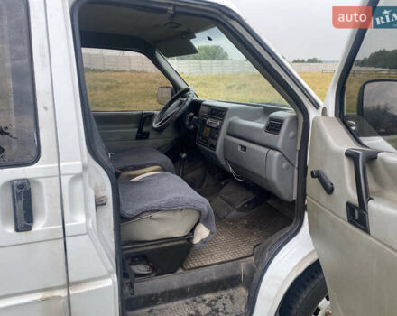 Белый Фольксваген Transporter, объемом двигателя 2.4 л и пробегом 550 тыс. км за 5100 $, фото 4 на Automoto.ua