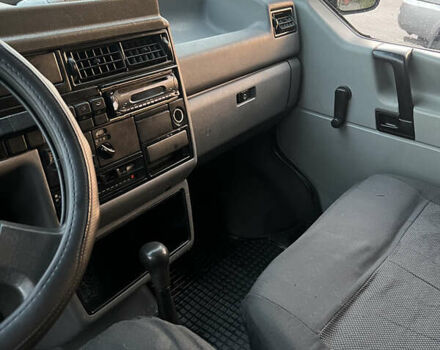 Білий Фольксваген Transporter, об'ємом двигуна 1.9 л та пробігом 390 тис. км за 4600 $, фото 7 на Automoto.ua