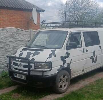 Белый Фольксваген Transporter, объемом двигателя 2.5 л и пробегом 300 тыс. км за 5000 $, фото 2 на Automoto.ua