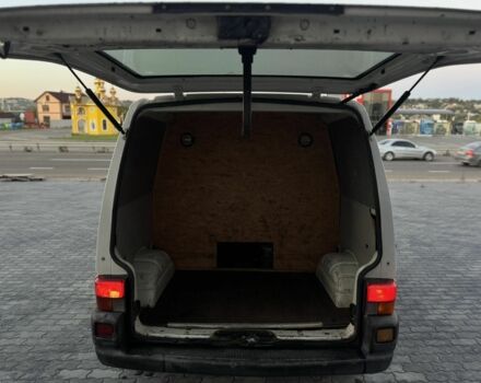 Білий Фольксваген Transporter, об'ємом двигуна 2.5 л та пробігом 400 тис. км за 3999 $, фото 6 на Automoto.ua