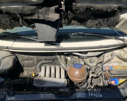 Белый Фольксваген Transporter, объемом двигателя 2.4 л и пробегом 309 тыс. км за 5500 $, фото 6 на Automoto.ua