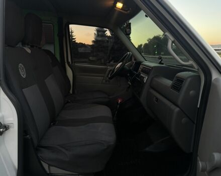 Білий Фольксваген Transporter, об'ємом двигуна 2.5 л та пробігом 400 тис. км за 3999 $, фото 5 на Automoto.ua