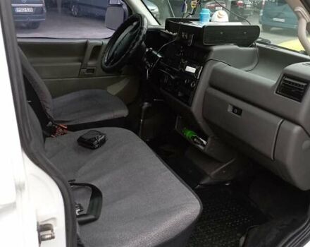 Білий Фольксваген Transporter, об'ємом двигуна 2.5 л та пробігом 750 тис. км за 5500 $, фото 2 на Automoto.ua