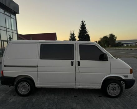 Білий Фольксваген Transporter, об'ємом двигуна 2.5 л та пробігом 400 тис. км за 3999 $, фото 1 на Automoto.ua