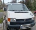 Белый Фольксваген Transporter, объемом двигателя 1.9 л и пробегом 472 тыс. км за 3900 $, фото 1 на Automoto.ua
