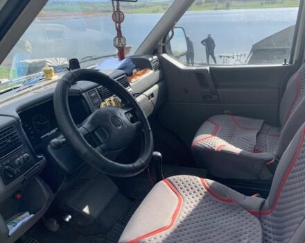 Белый Фольксваген Transporter, объемом двигателя 1.9 л и пробегом 270 тыс. км за 3900 $, фото 5 на Automoto.ua