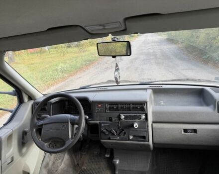 Белый Фольксваген Transporter, объемом двигателя 1.9 л и пробегом 275 тыс. км за 3900 $, фото 11 на Automoto.ua