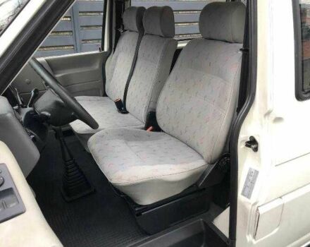 Белый Фольксваген Transporter, объемом двигателя 2.4 л и пробегом 238 тыс. км за 2975 $, фото 3 на Automoto.ua